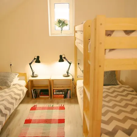 The Rad House בית הארחה